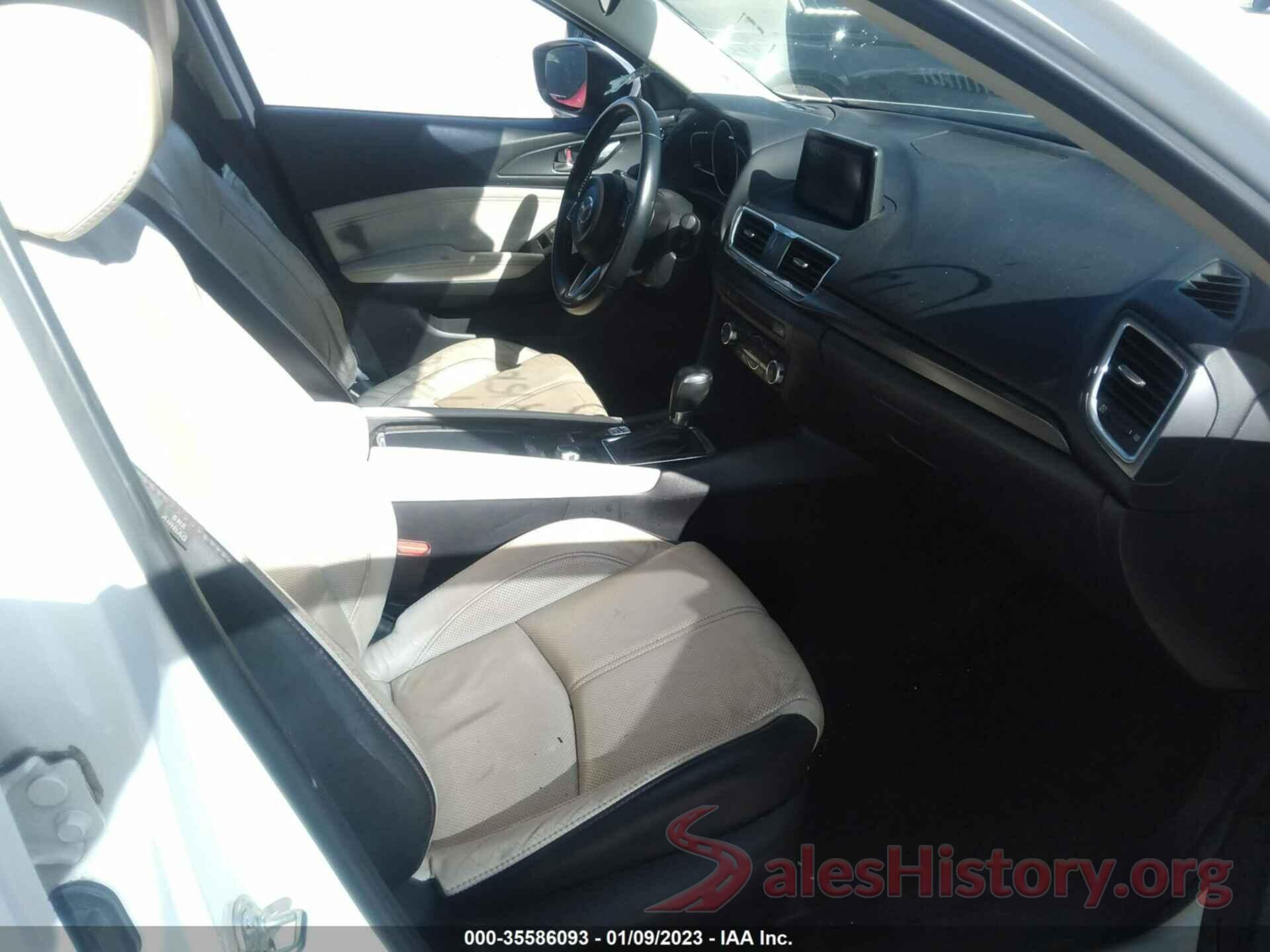 3MZBN1W33JM164176 2018 MAZDA MAZDA3 4-DOOR