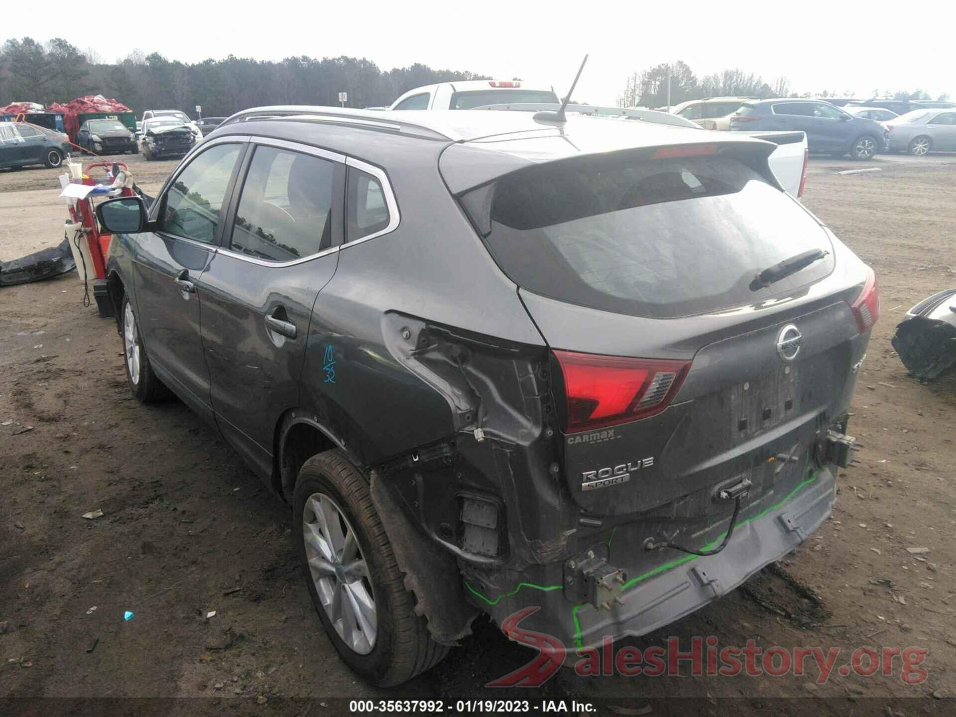 JN1BJ1CR8JW201703 2018 NISSAN ROGUE SPORT