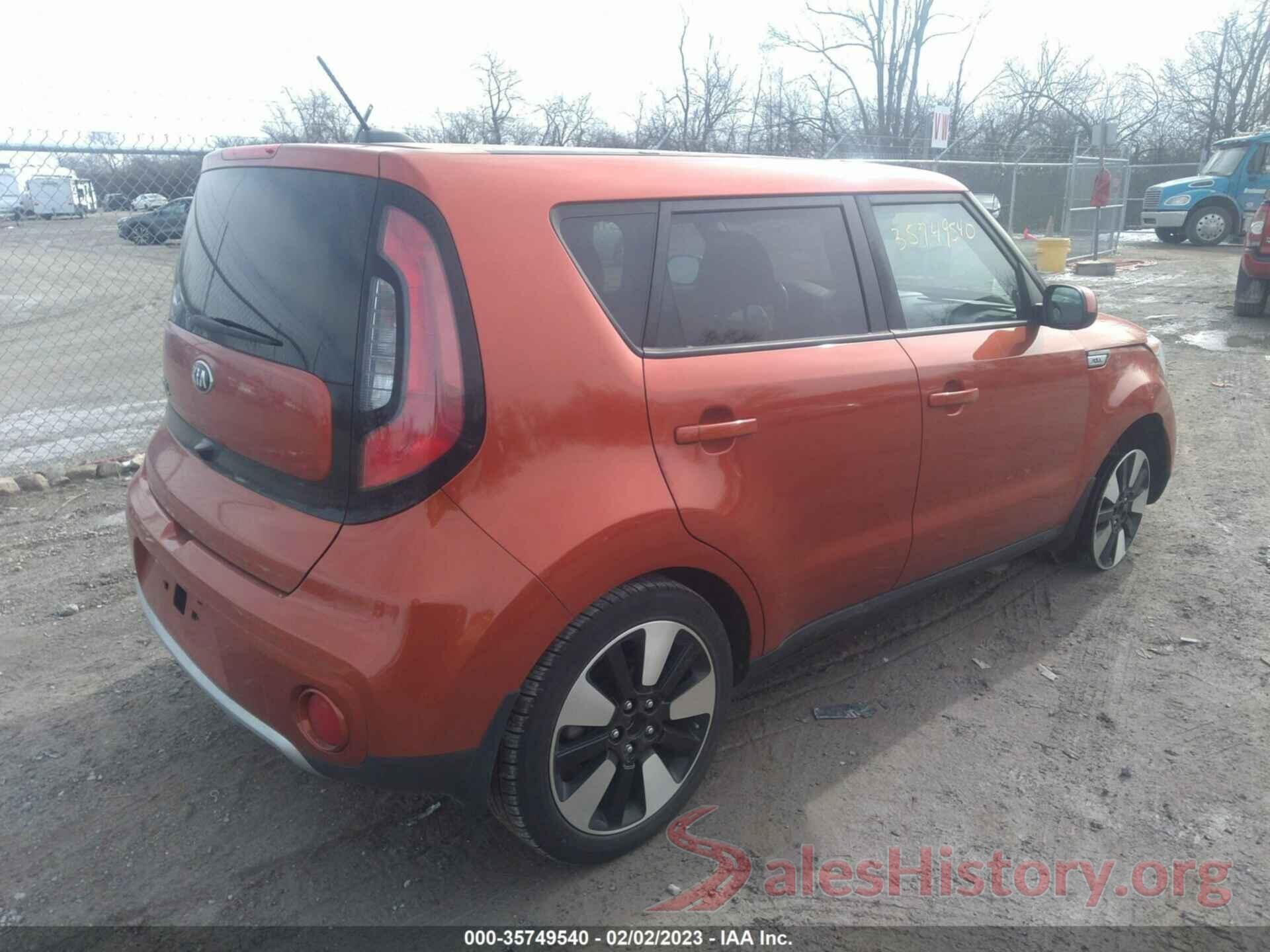 KNDJP3A56J7585560 2018 KIA SOUL