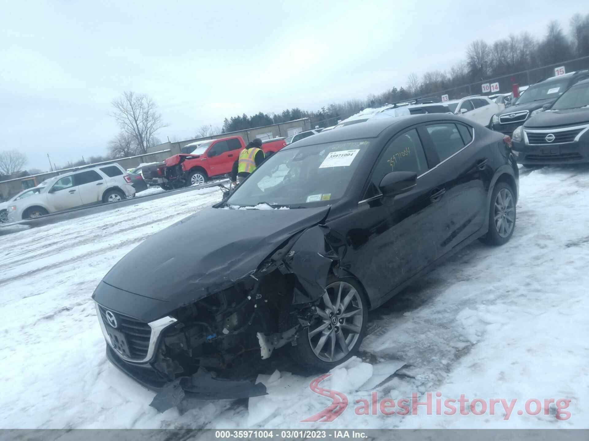 3MZBN1V32JM264674 2018 MAZDA MAZDA3 4-DOOR