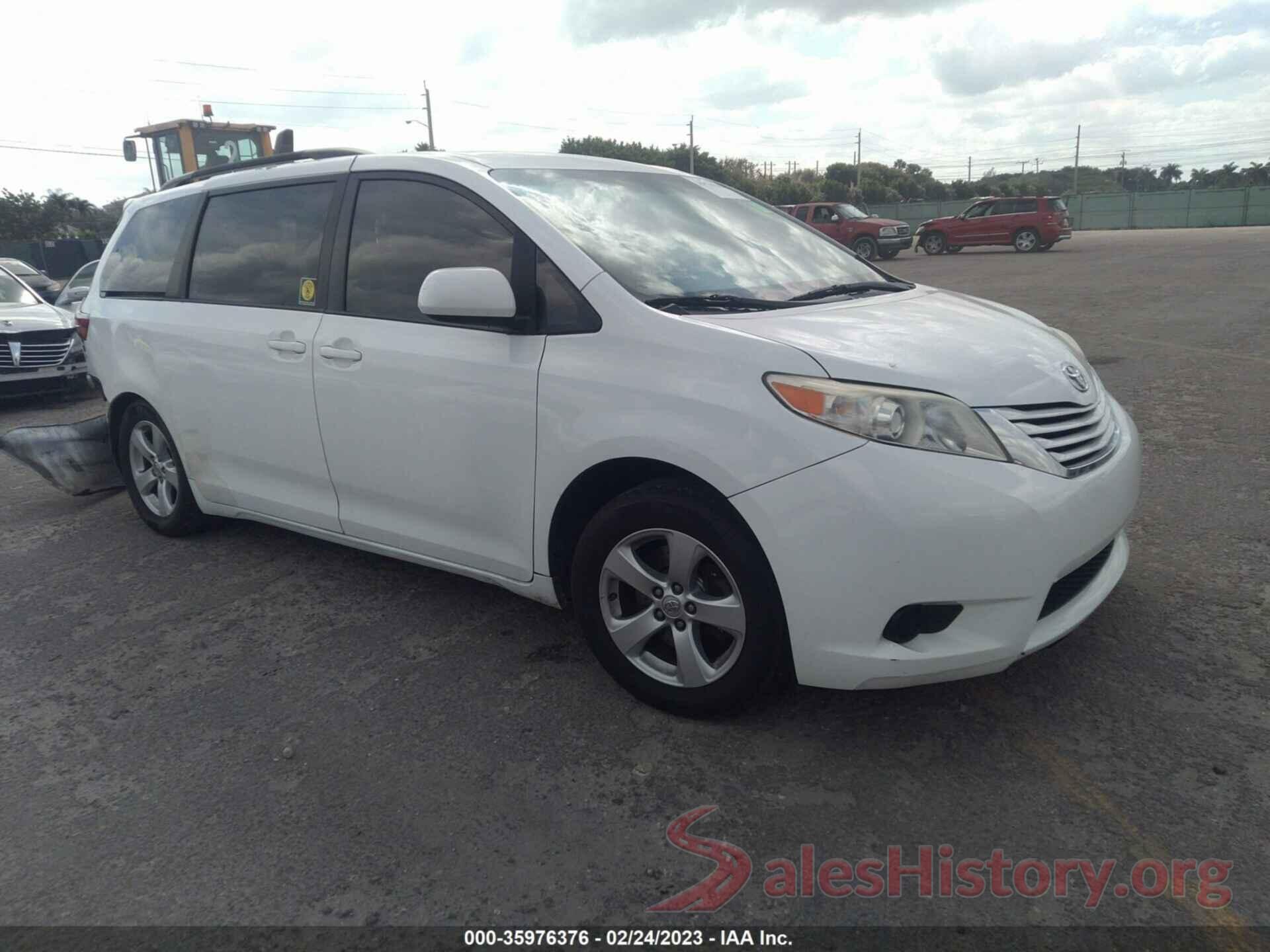 5TDKZ3DC8HS834496 2017 TOYOTA SIENNA