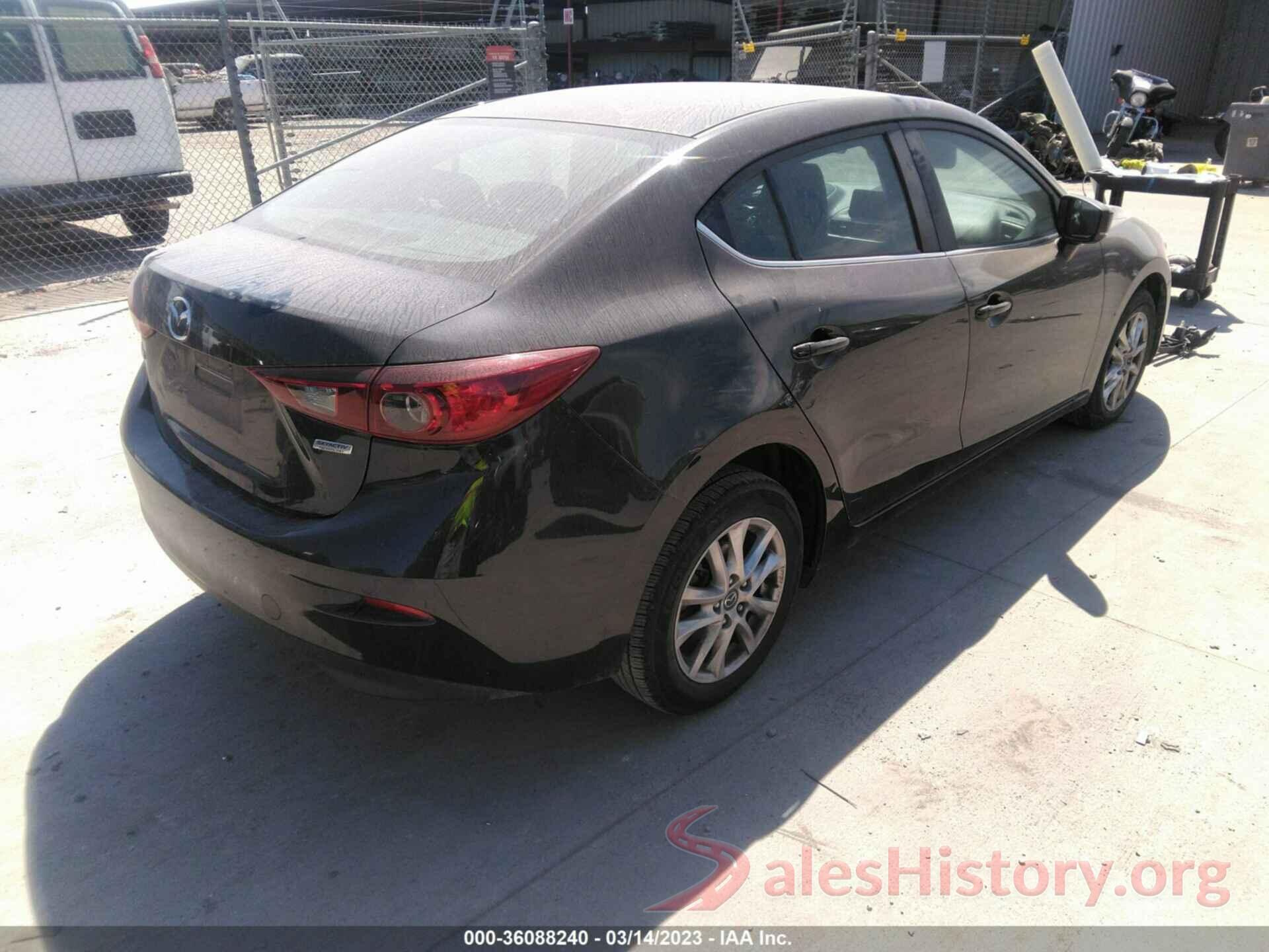 3MZBN1U74JM261912 2018 MAZDA MAZDA3 4-DOOR