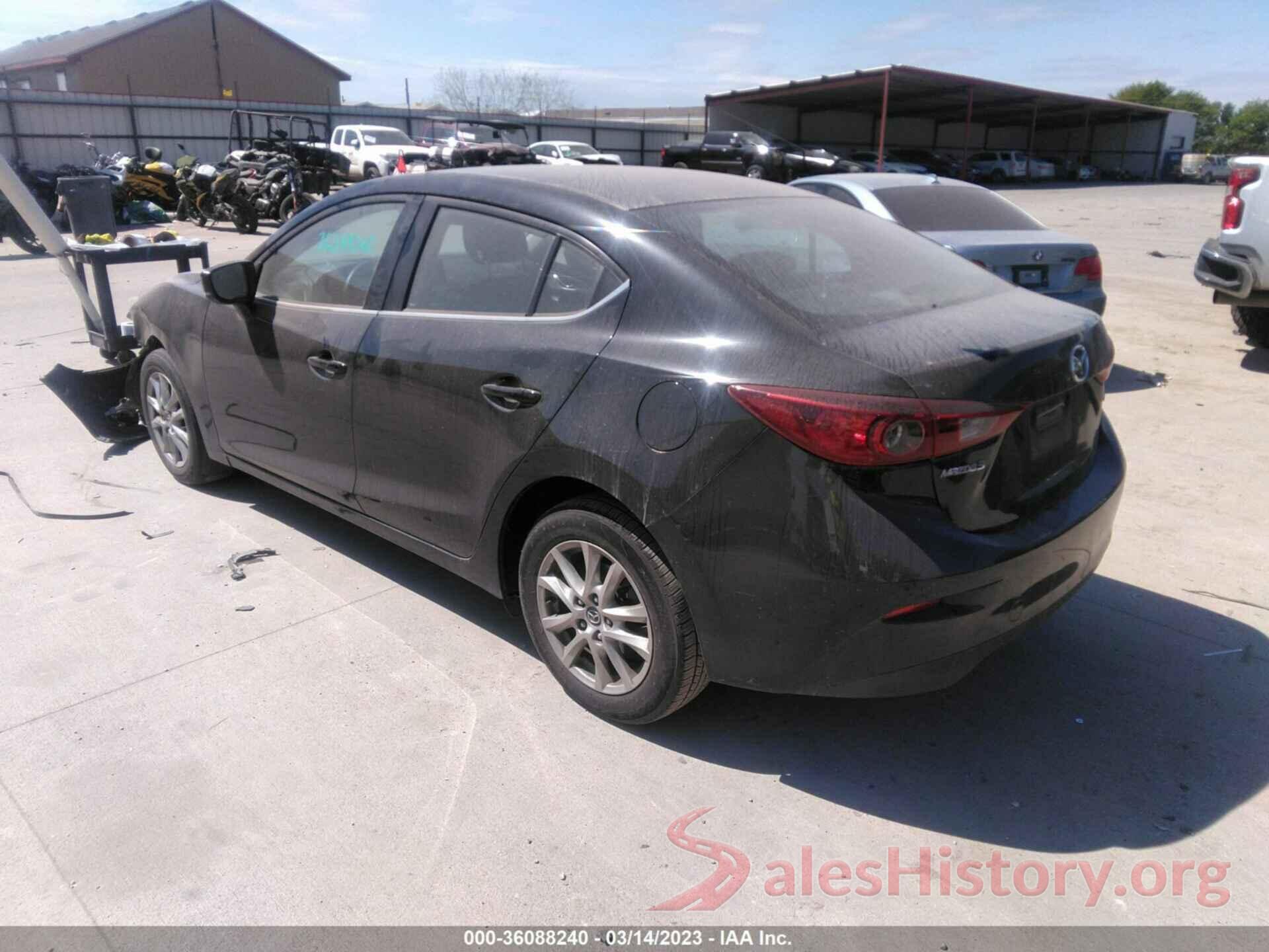 3MZBN1U74JM261912 2018 MAZDA MAZDA3 4-DOOR