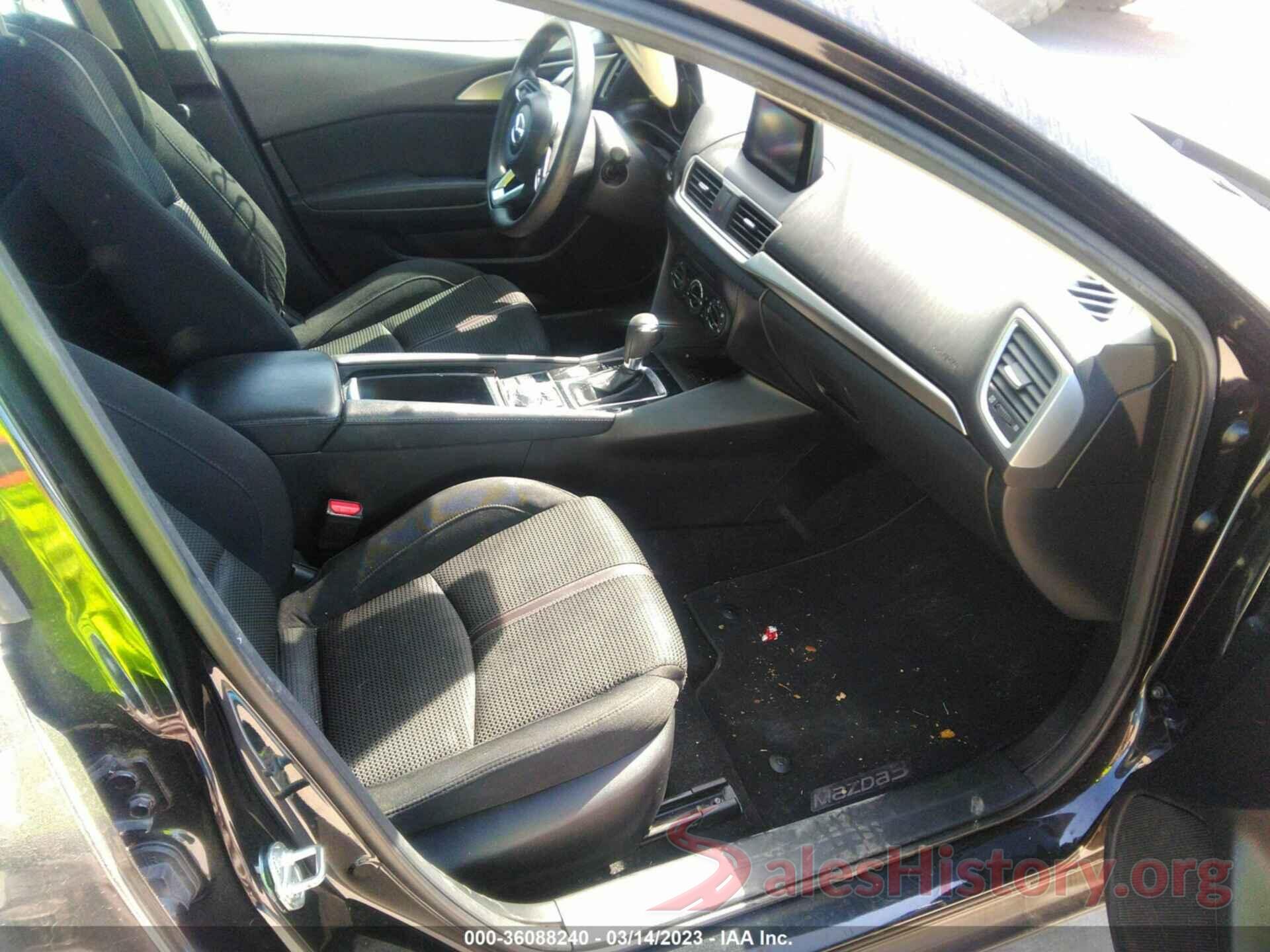 3MZBN1U74JM261912 2018 MAZDA MAZDA3 4-DOOR