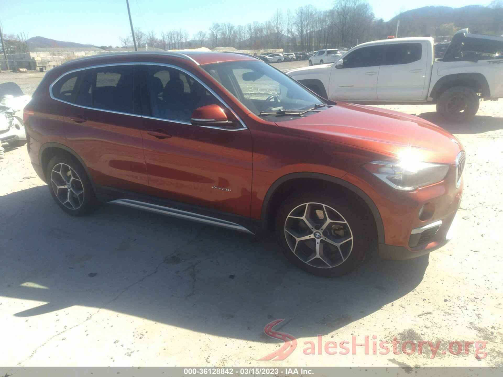 WBXHT3C32J5K27201 2018 BMW X1