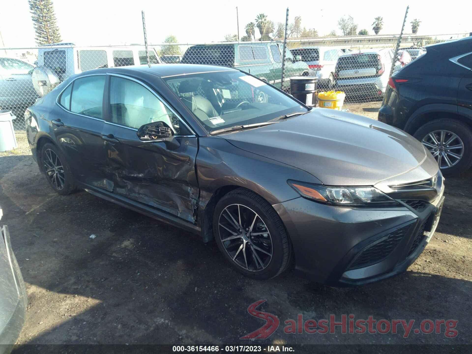 4T1G11AK3NU687391 2022 TOYOTA CAMRY