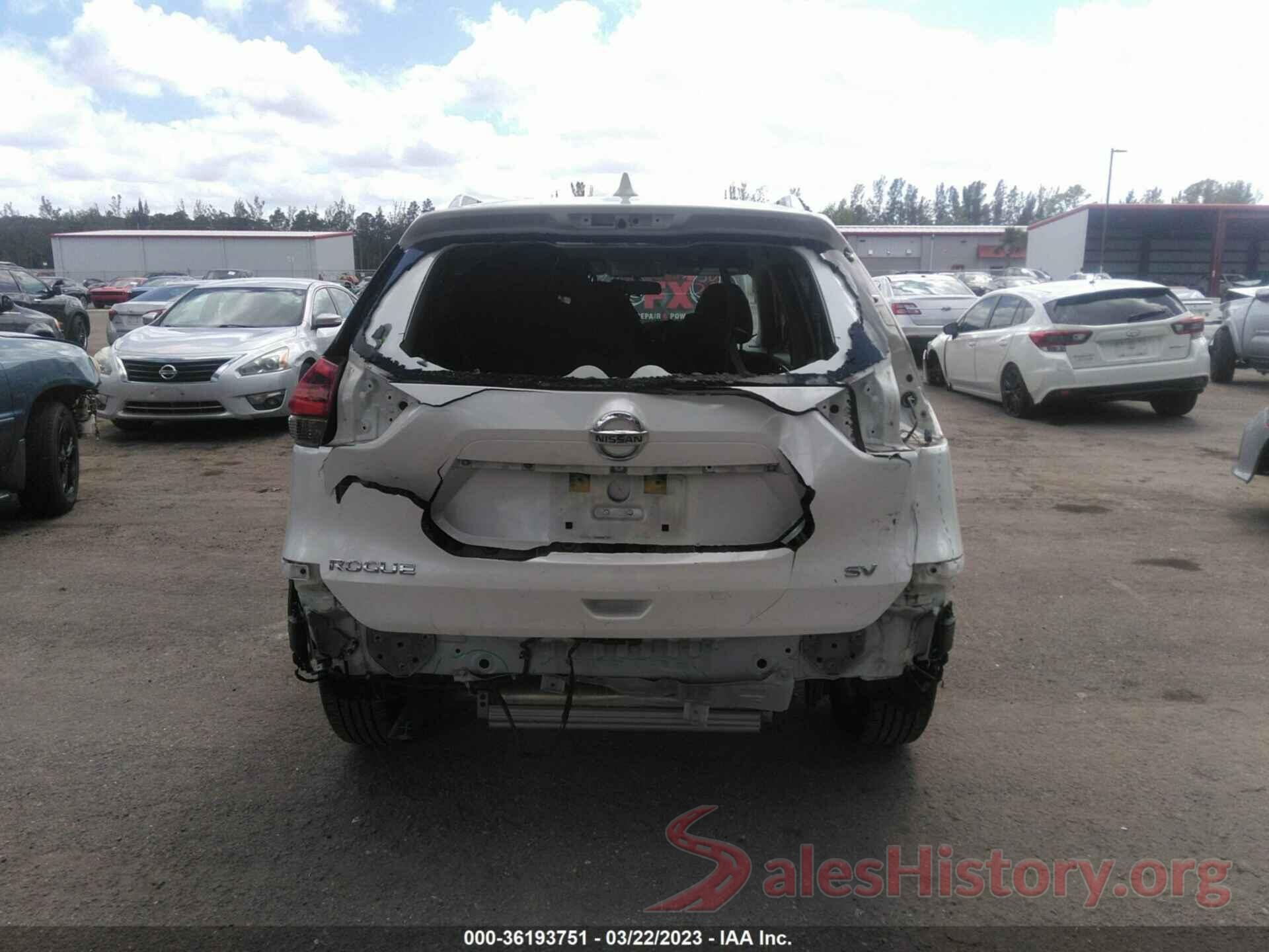 KNMAT2MT3JP607661 2018 NISSAN ROGUE