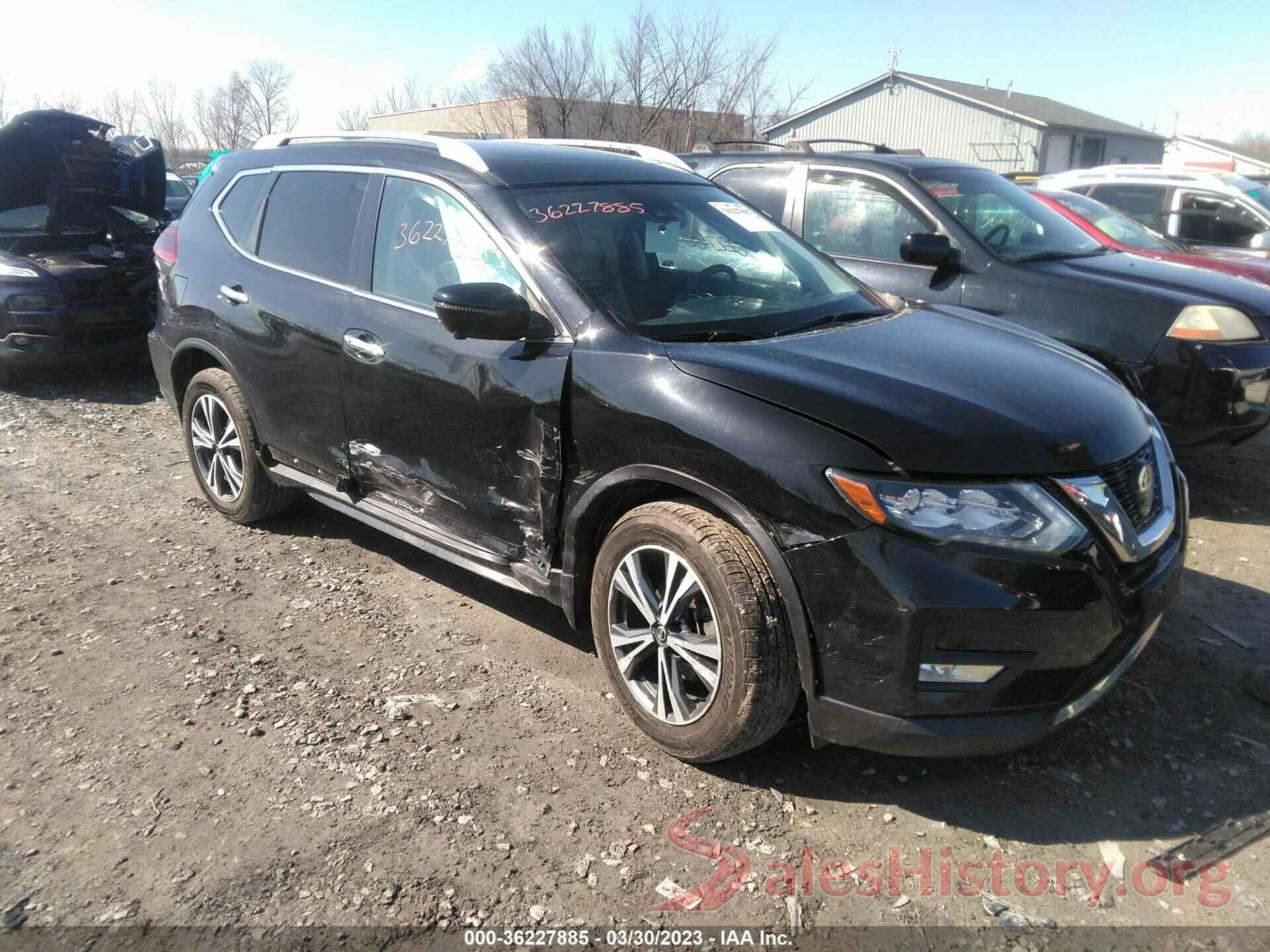 5N1AT2MV9JC825429 2018 NISSAN ROGUE