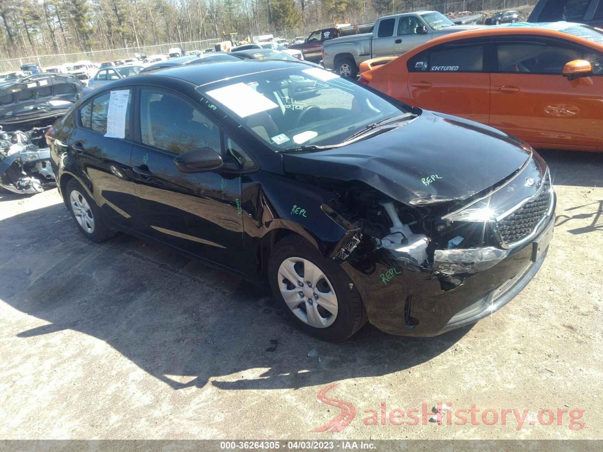 3KPFK4A71JE246975 2018 KIA FORTE