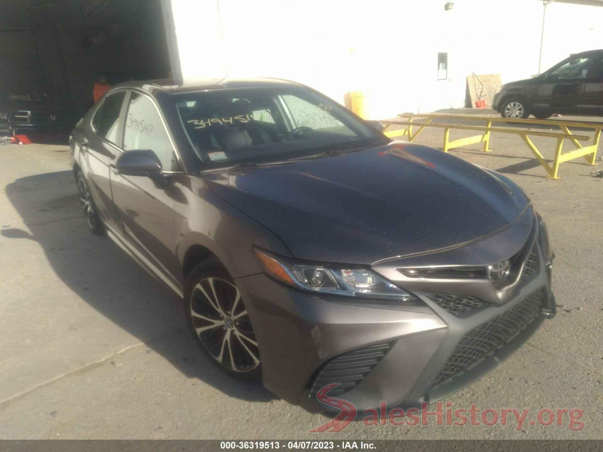 4T1B11HK0JU120355 2018 TOYOTA CAMRY