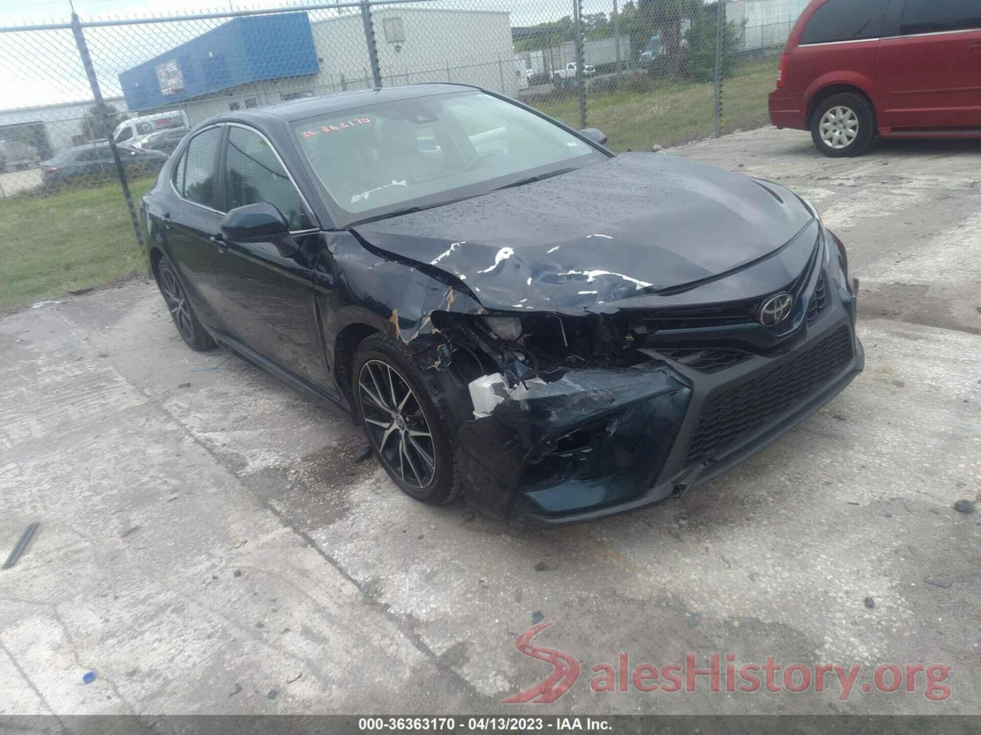 4T1G11AKXMU525546 2021 TOYOTA CAMRY