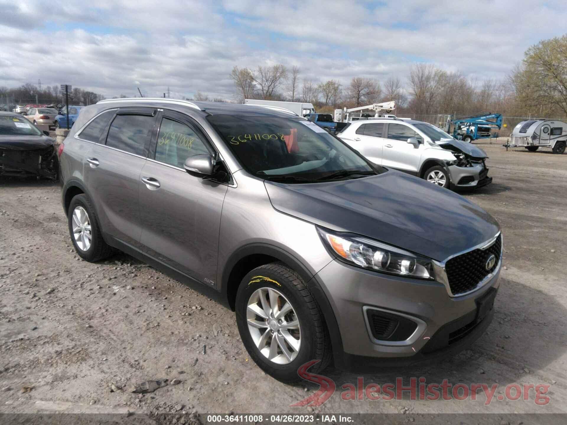 5XYPGDA35HG289120 2017 KIA SORENTO