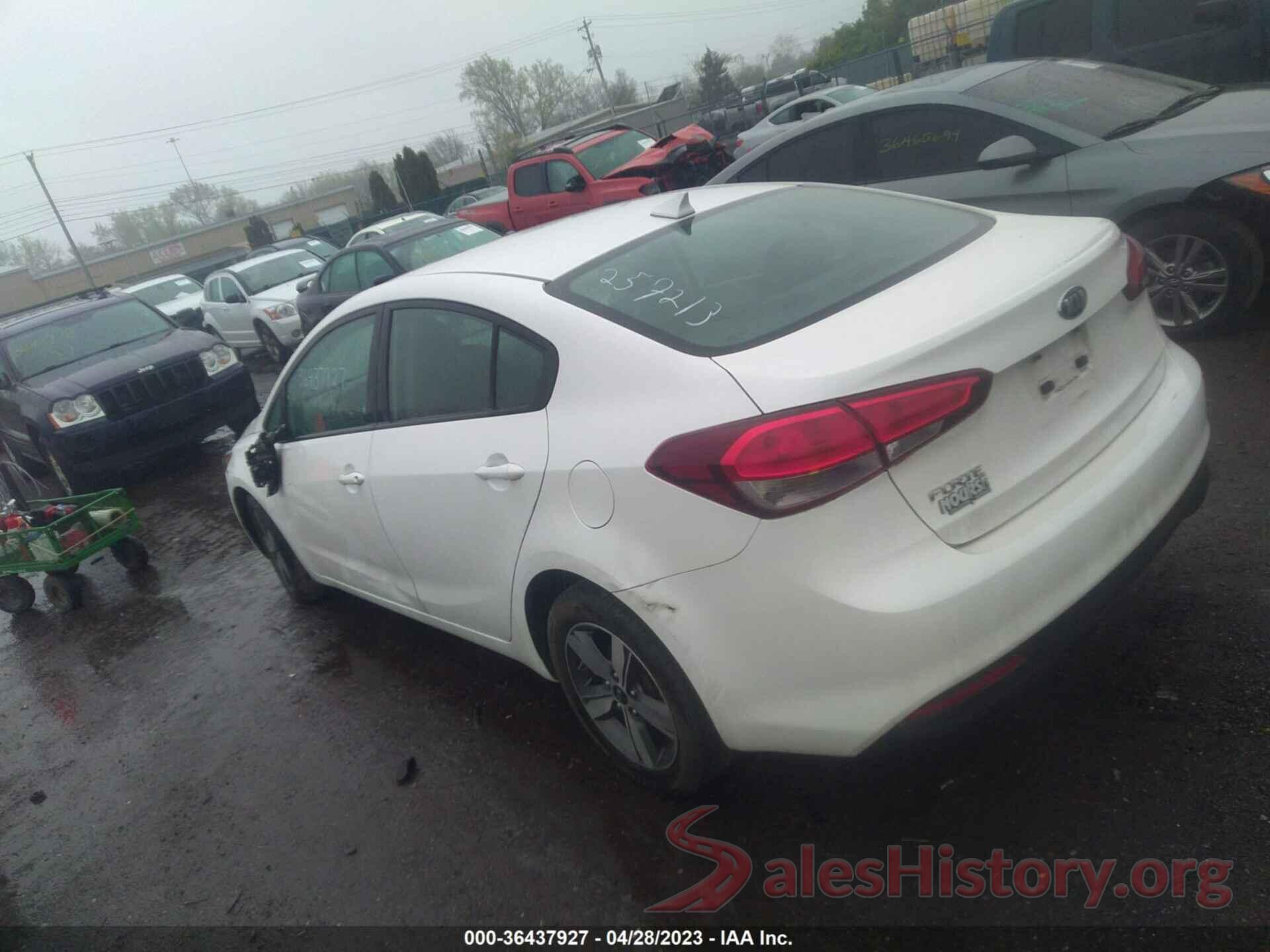 3KPFL4A7XJE257213 2018 KIA FORTE