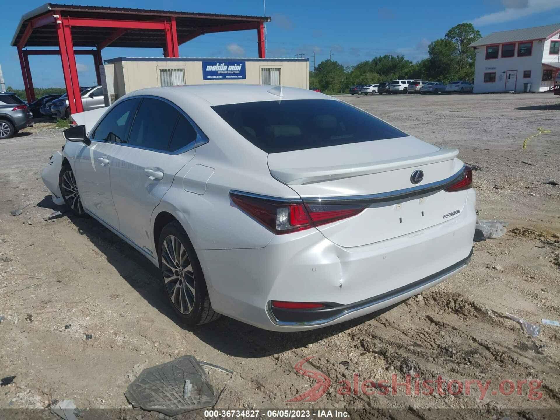 58AD21B11LU004826 2020 LEXUS ES