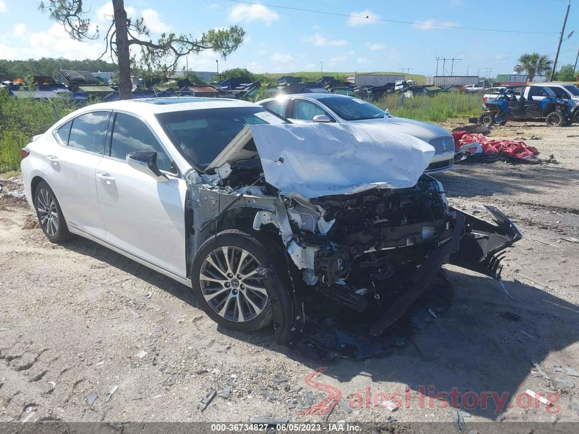 58AD21B11LU004826 2020 LEXUS ES