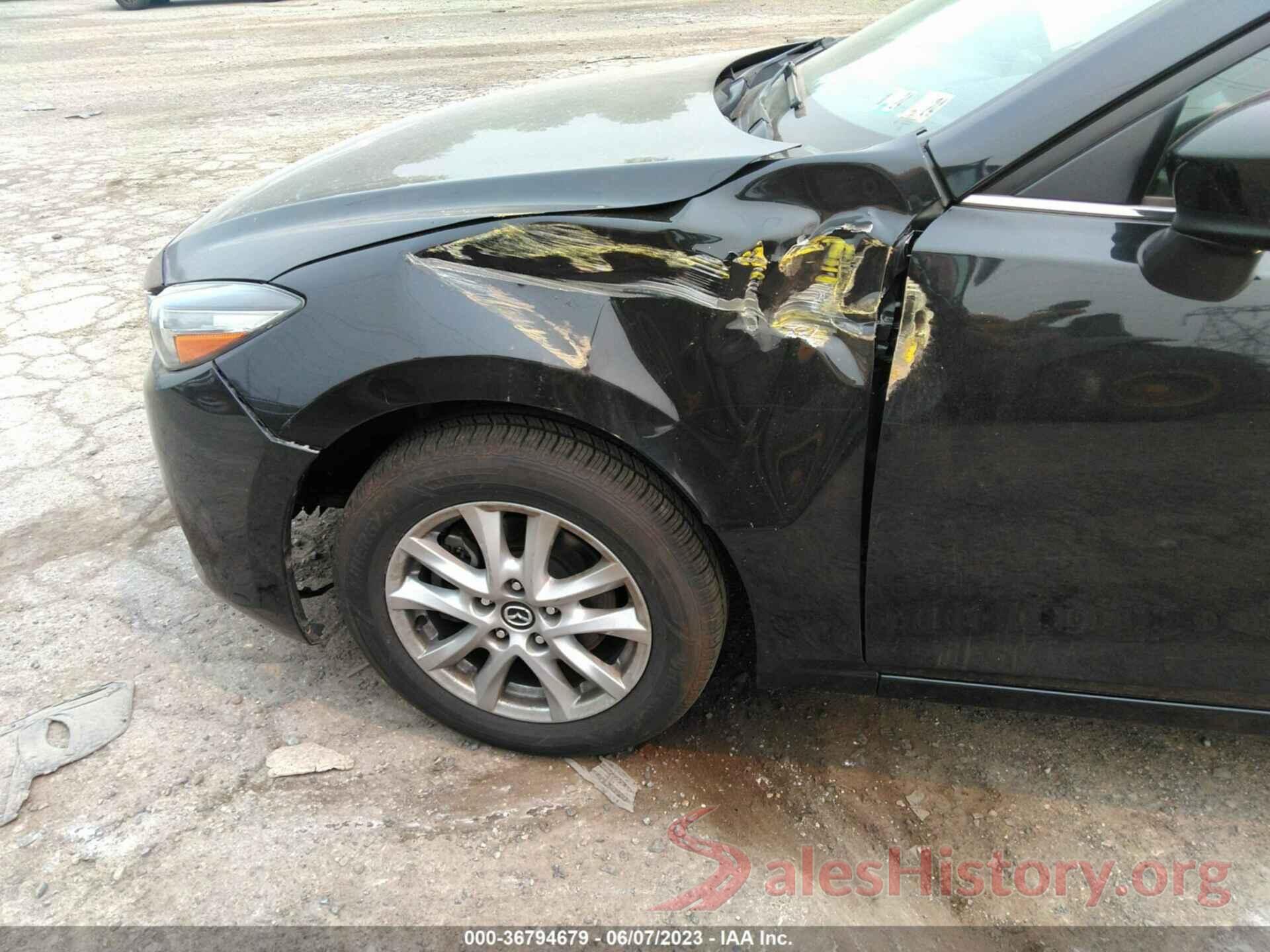 3MZBN1U72JM165907 2018 MAZDA MAZDA3 4-DOOR