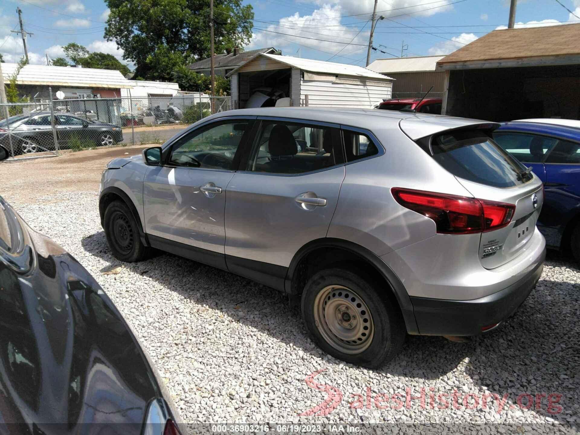 JN1BJ1CRXJW262633 2018 NISSAN ROGUE SPORT