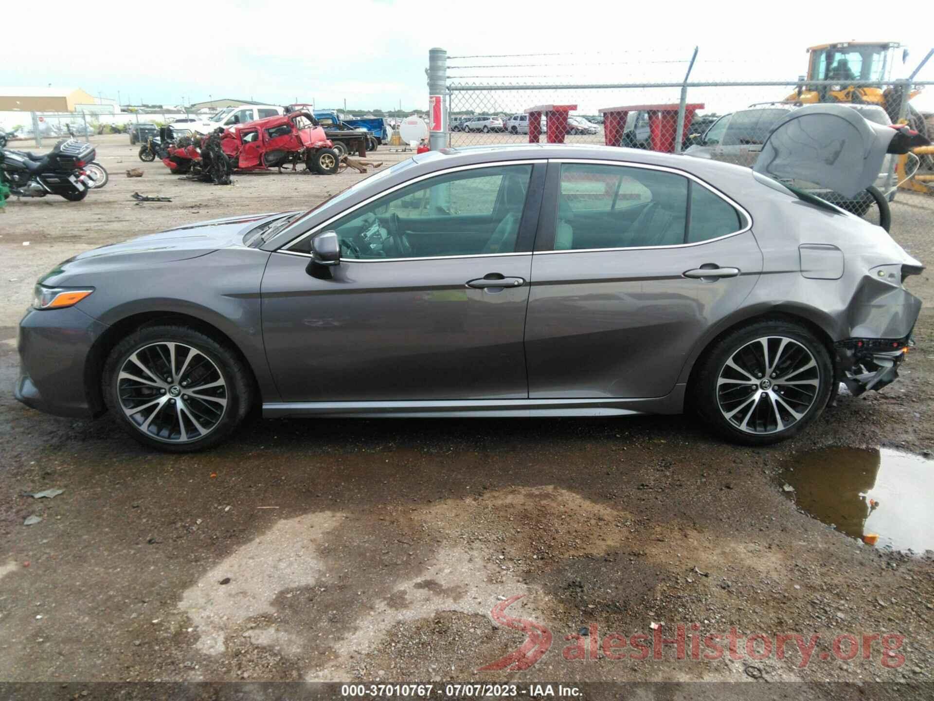 4T1B11HK5JU550205 2018 TOYOTA CAMRY