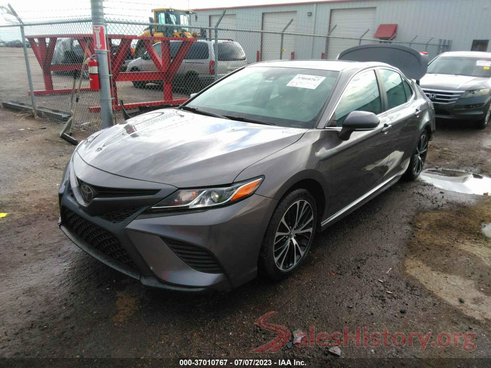 4T1B11HK5JU550205 2018 TOYOTA CAMRY