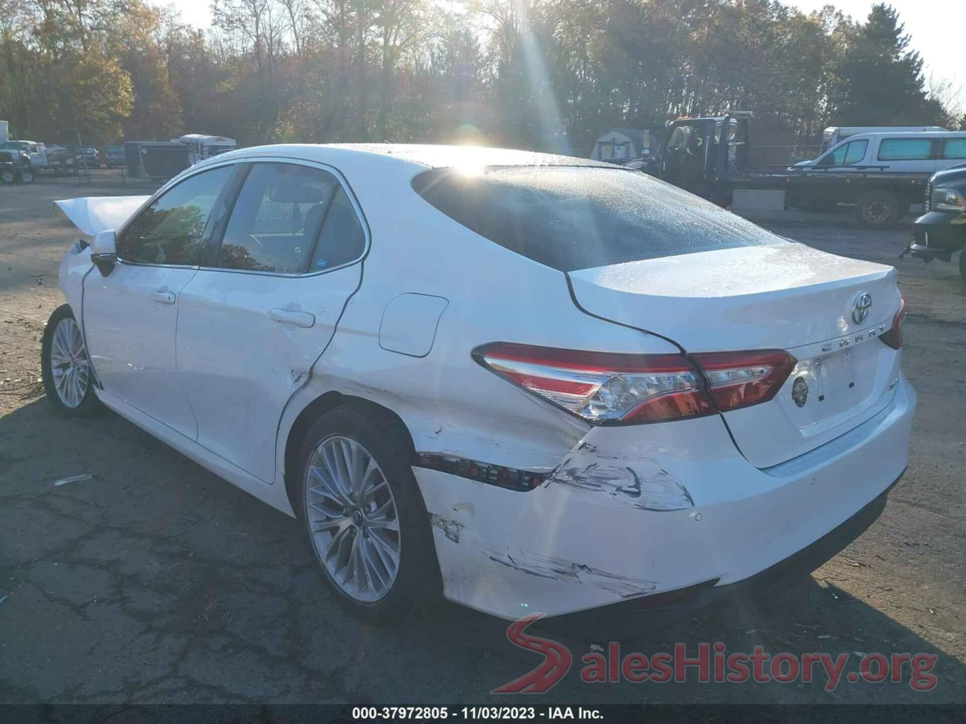 4T1B11HK5JU049900 2018 TOYOTA CAMRY