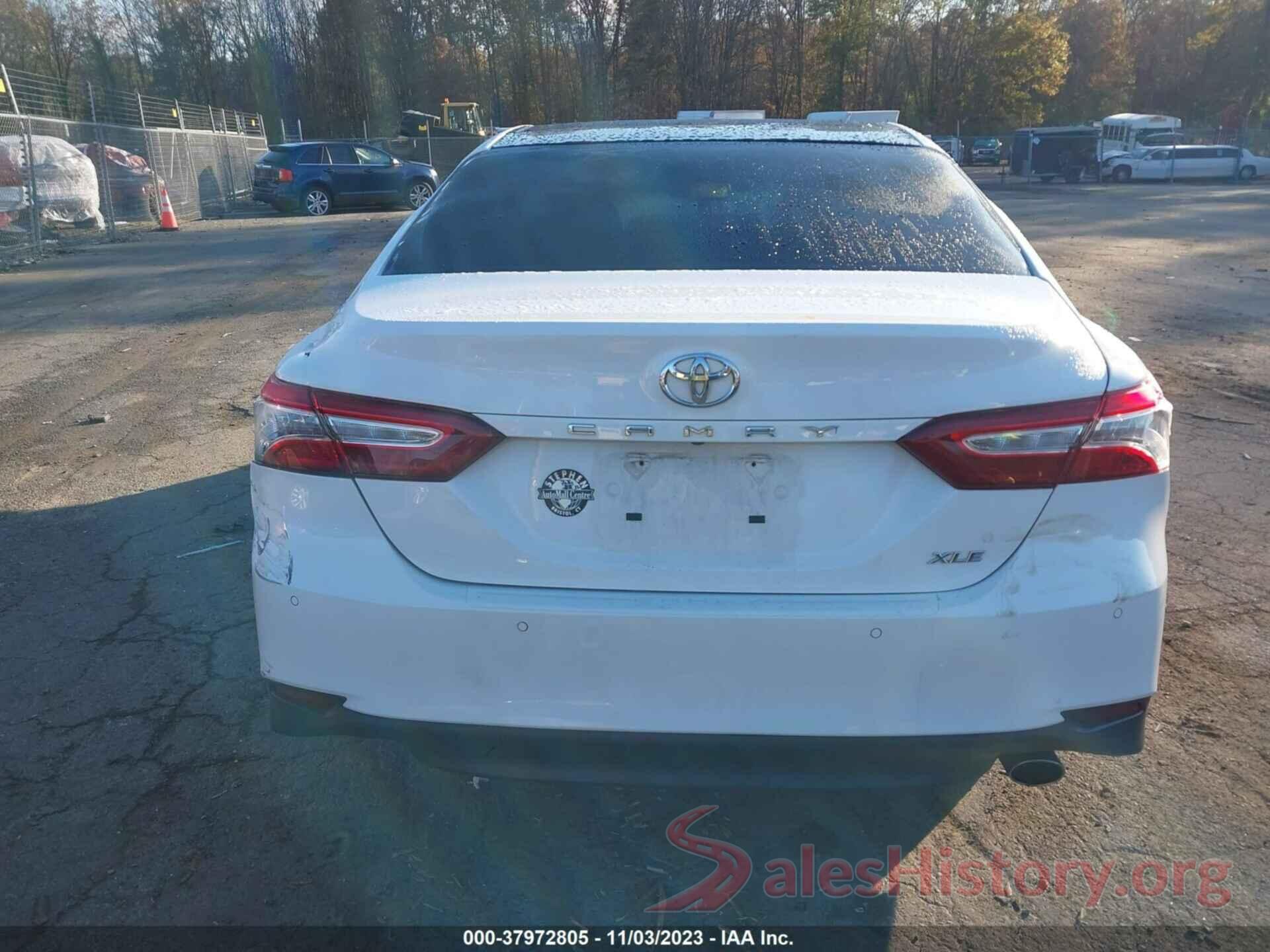 4T1B11HK5JU049900 2018 TOYOTA CAMRY