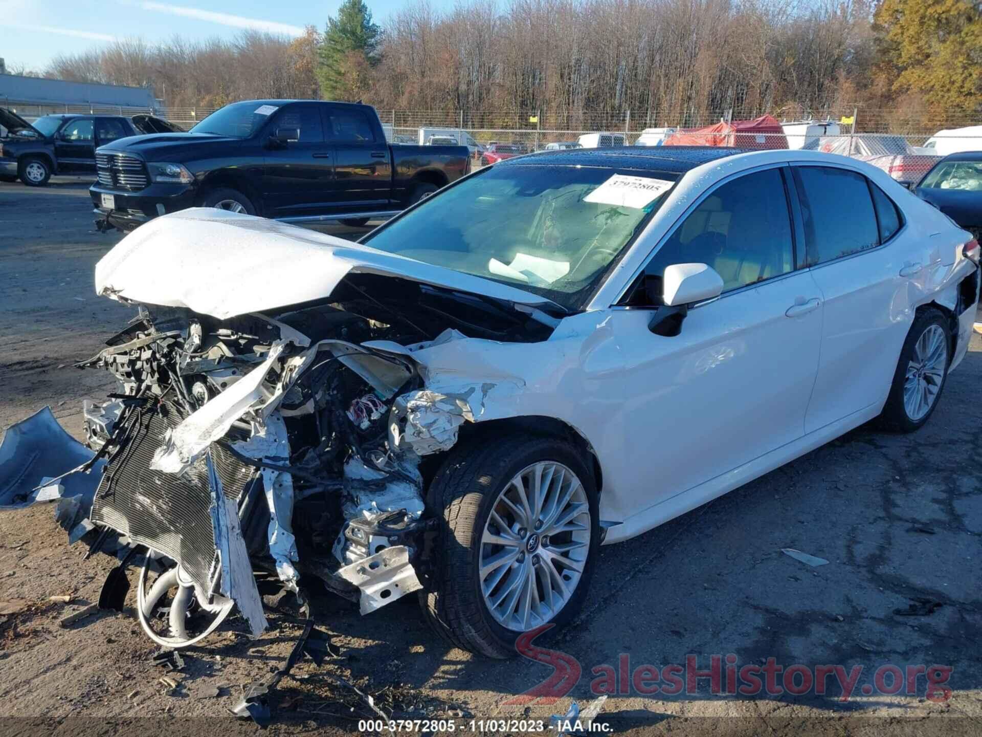 4T1B11HK5JU049900 2018 TOYOTA CAMRY