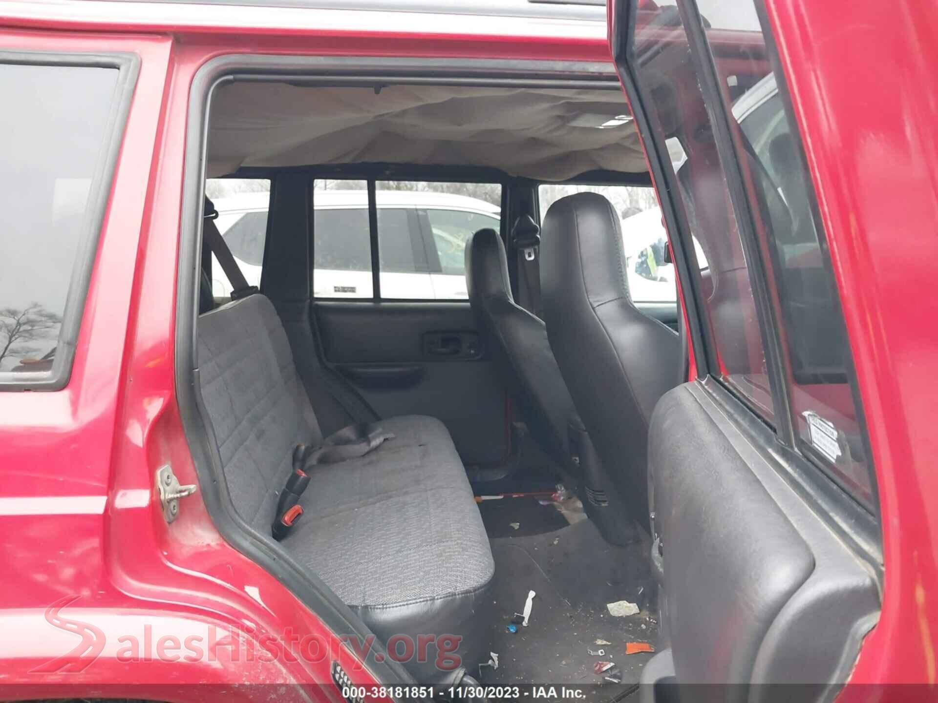 2000 JEEP CHEROKEE VIN 1J4FF48SXYL192313, front passenger side