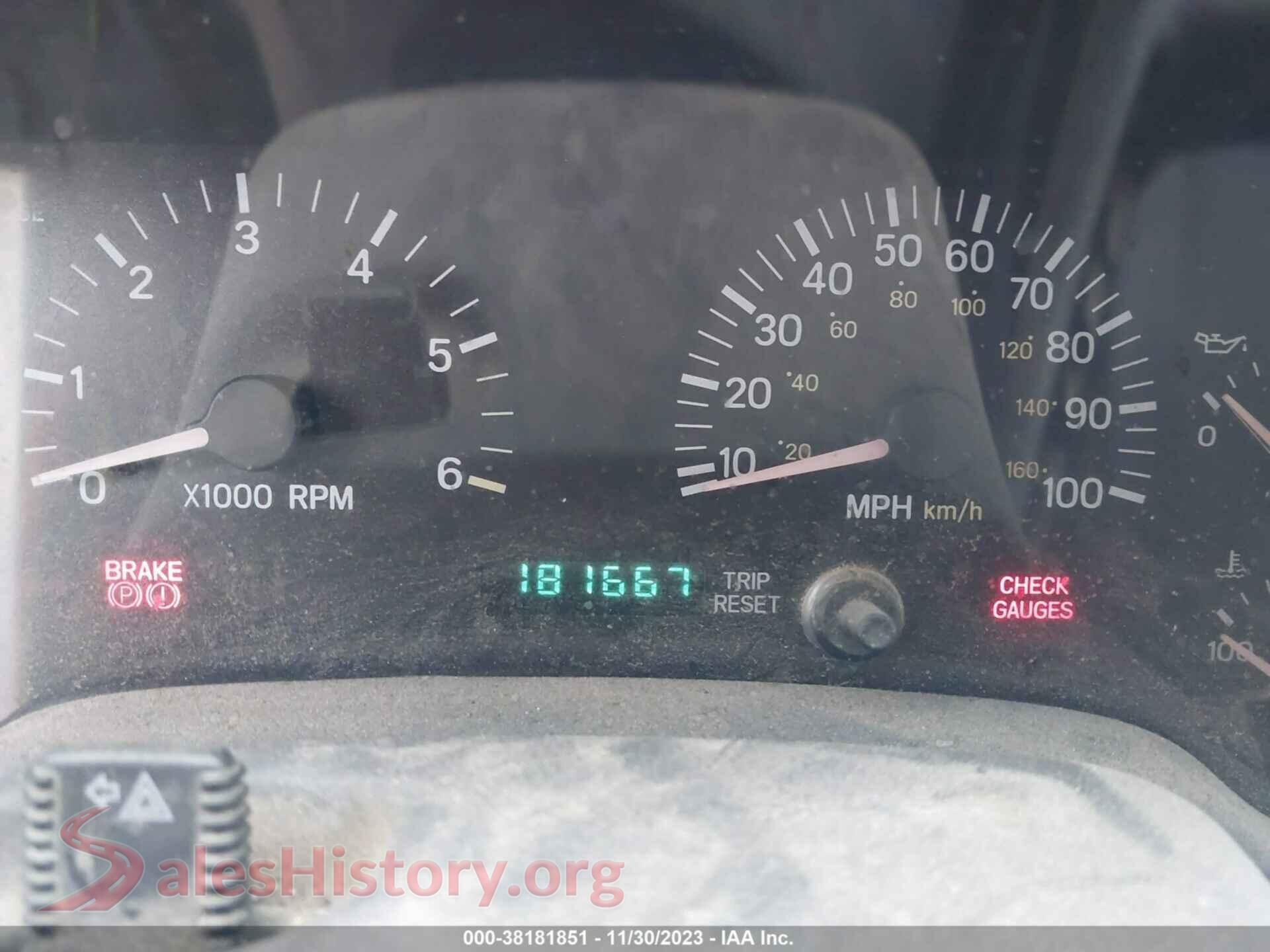 2000 JEEP CHEROKEE VIN 1J4FF48SXYL192313, passenger side view