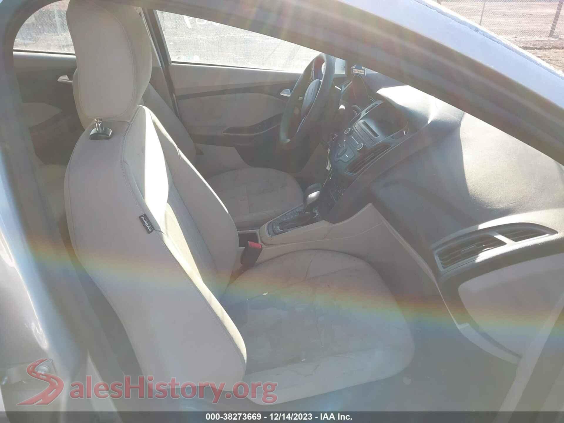 2017 FORD FOCUS VIN 1FADP3FE2HL282708, rear view