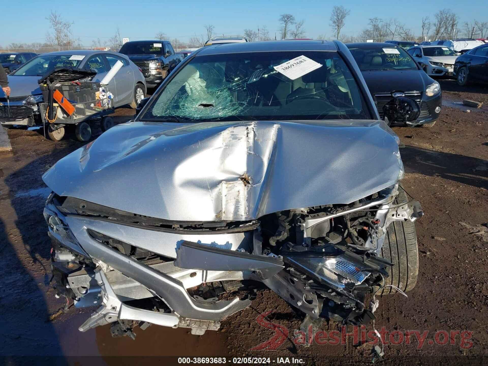 4T1B11HK6JU090701 2018 TOYOTA CAMRY