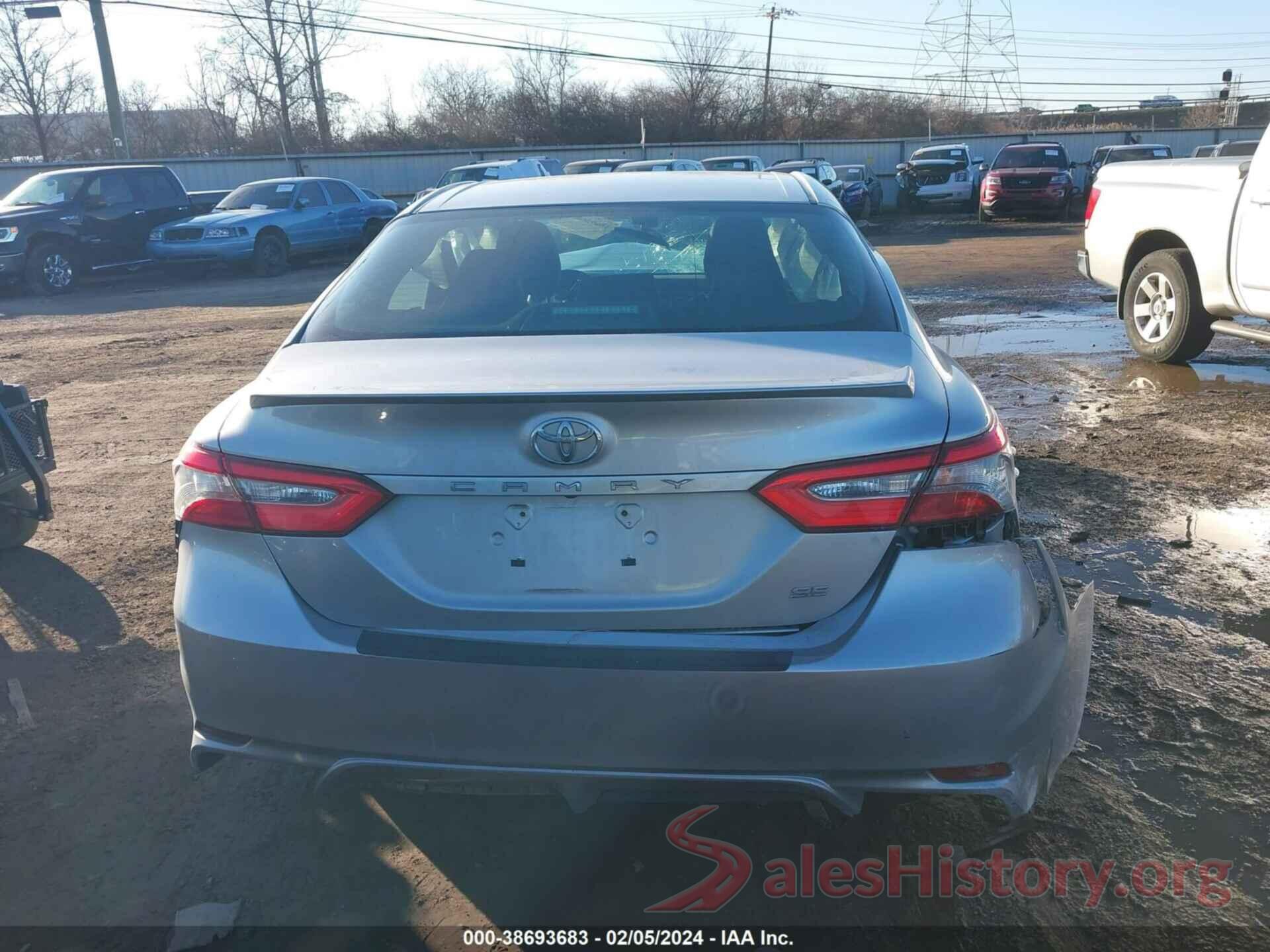 4T1B11HK6JU090701 2018 TOYOTA CAMRY