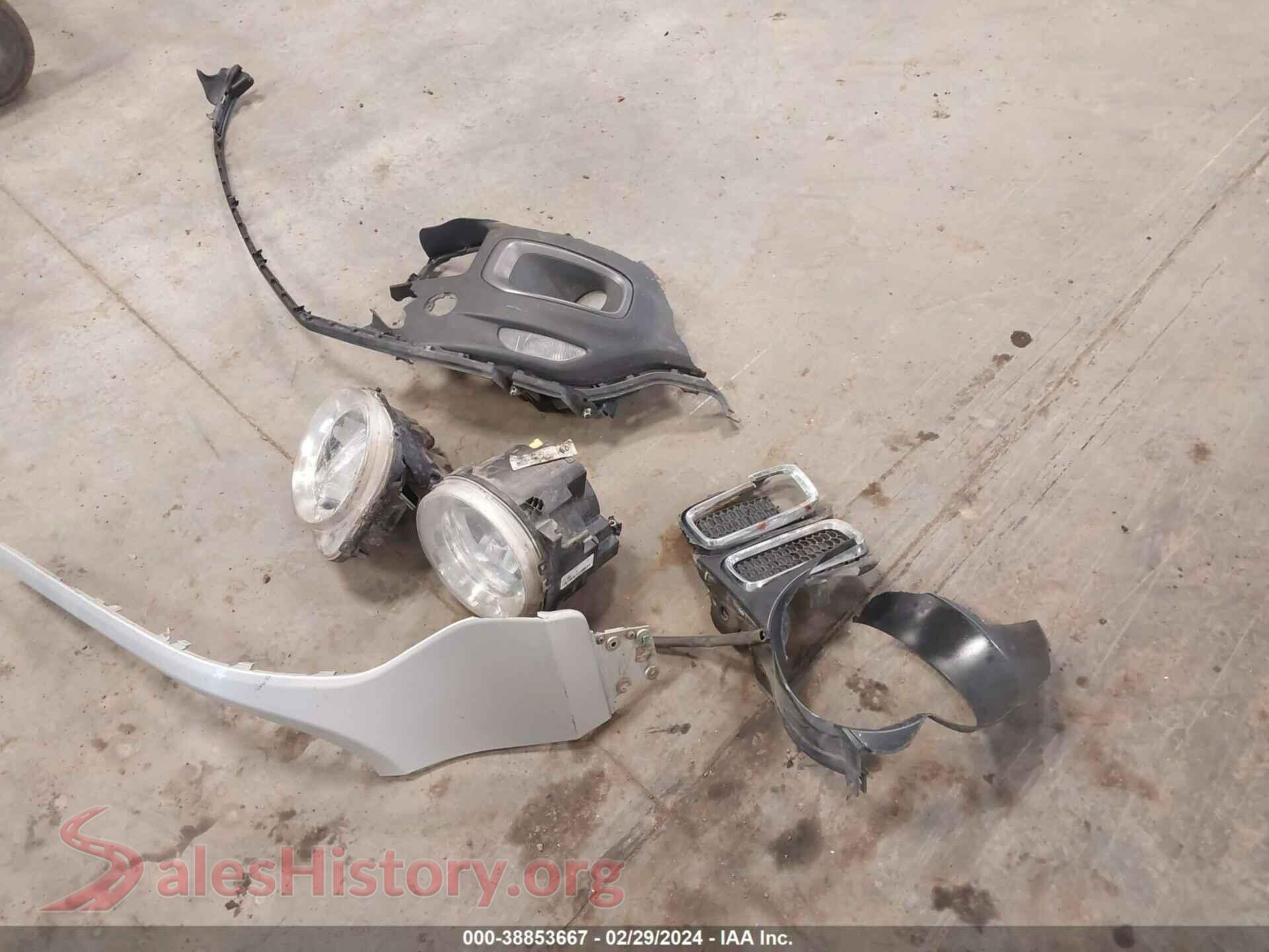 2018 JEEP RENEGADE VIN ZACCJBBB0JPH13030, damage close-up