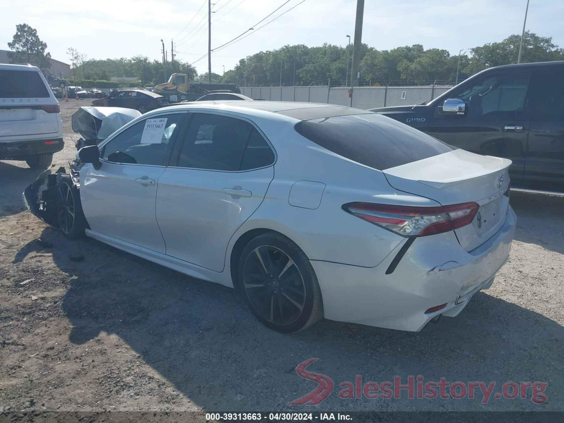 4T1B61HK8JU644824 2018 TOYOTA CAMRY