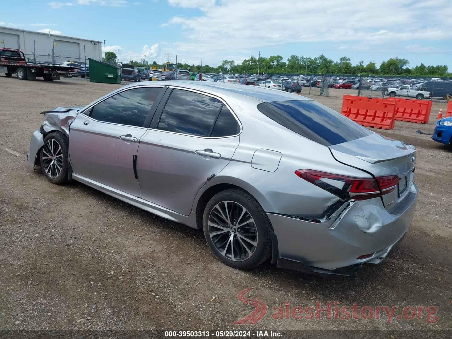 4T1B11HK1JU594685 2018 TOYOTA CAMRY