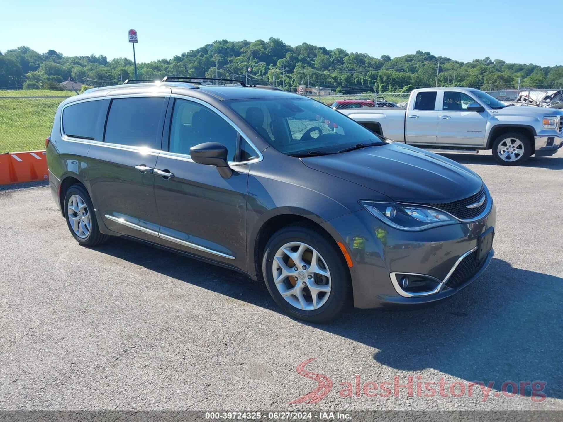 2C4RC1EG9HR722370 2017 CHRYSLER PACIFICA