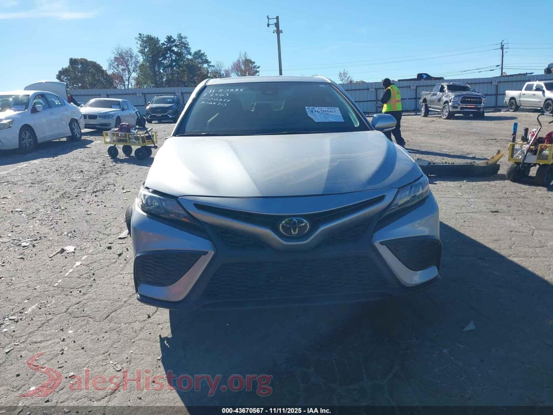 2023 TOYOTA CAMRY VIN 4T1S11AK2PU140254, damage close-up