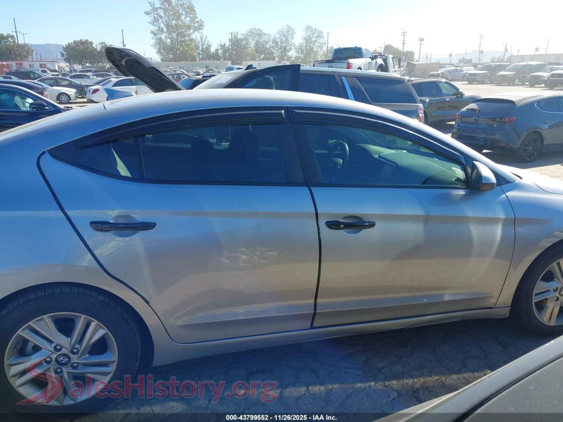 2020 HYUNDAI ELANTRA VIN 5NPD84LF0LH573263, damage close-up