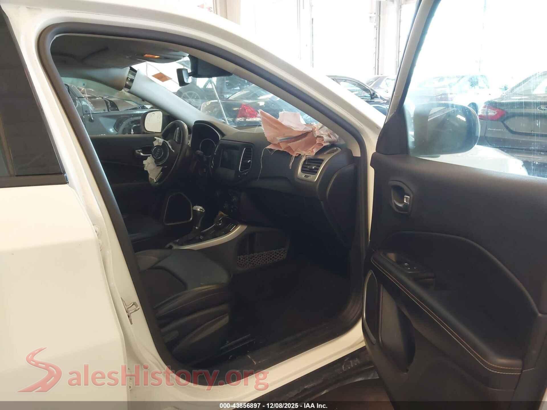 2019 JEEP COMPASS VIN 3C4NJDBB4KT809807, rear view