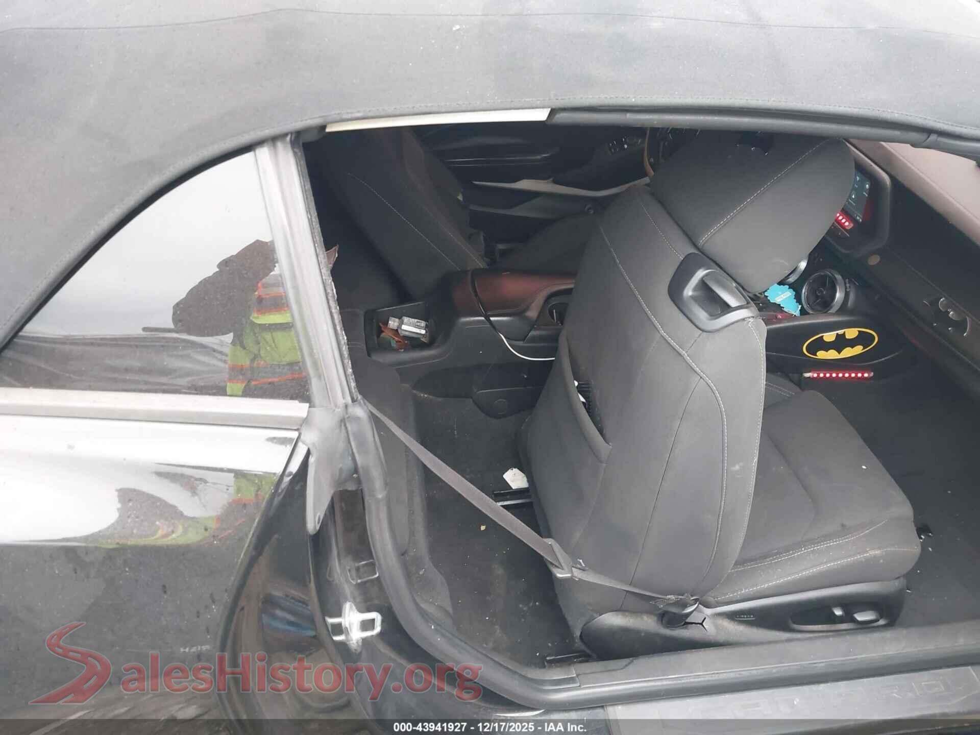 2019 CHEVROLET CAMARO VIN 1G1FB3DX5K0126685, front passenger side