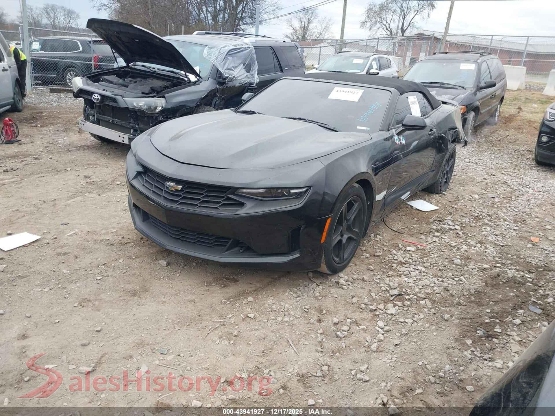 2019 CHEVROLET CAMARO VIN 1G1FB3DX5K0126685, front view