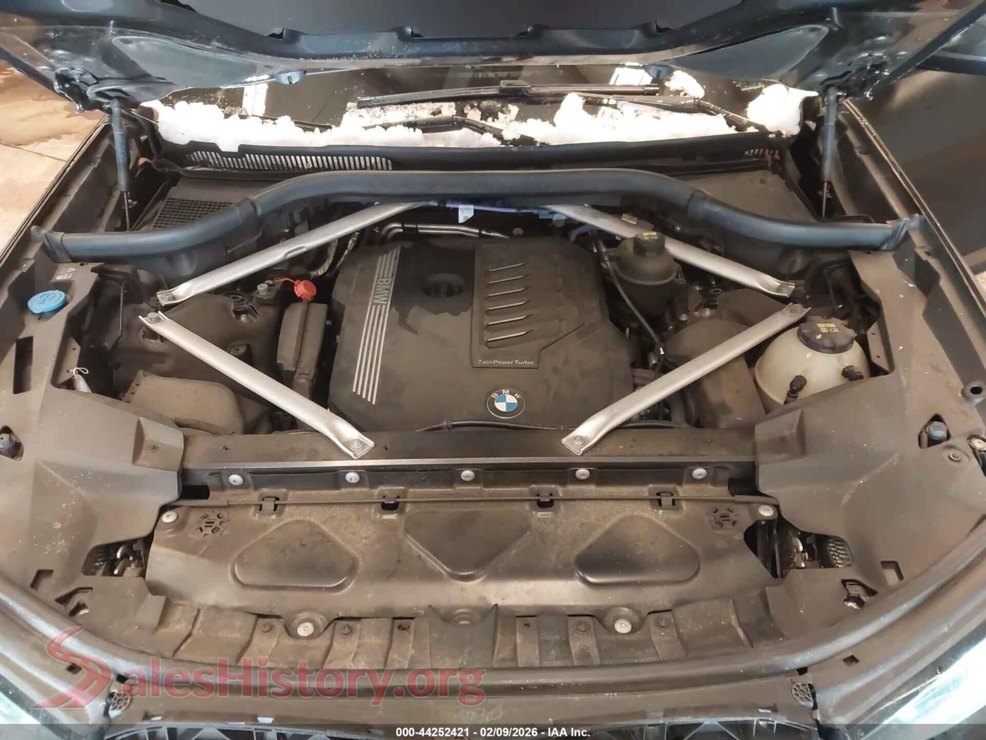 2021 BMW X7 VIN 5UXCW2C0XM9F68049, interior dashboard