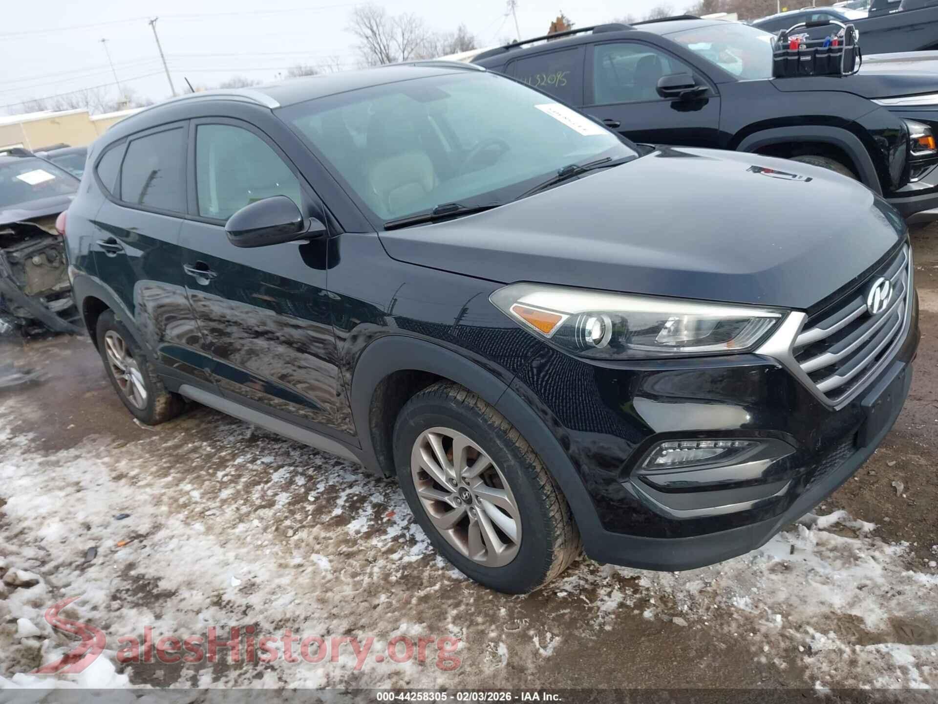 KM8J3CA4XHU265796 2017 HYUNDAI TUCSON