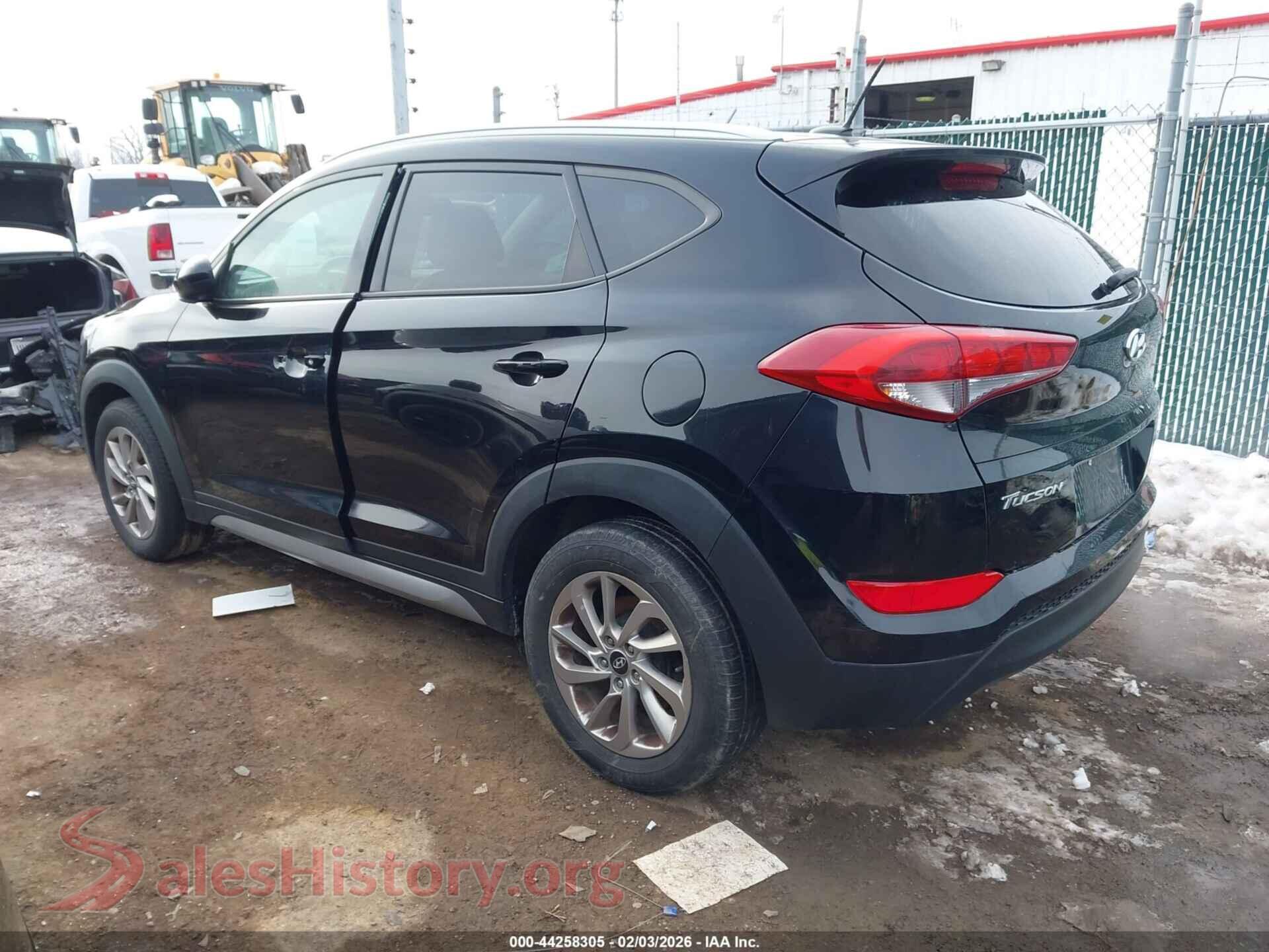 2017 HYUNDAI TUCSON VIN KM8J3CA4XHU265796, driver side view