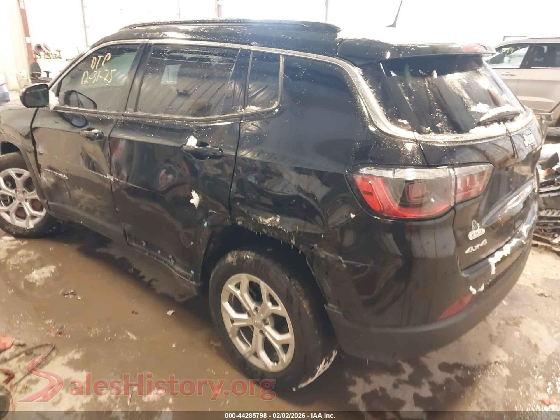 2024 JEEP COMPASS VIN 3C4NJDBN8RT155947, driver side view