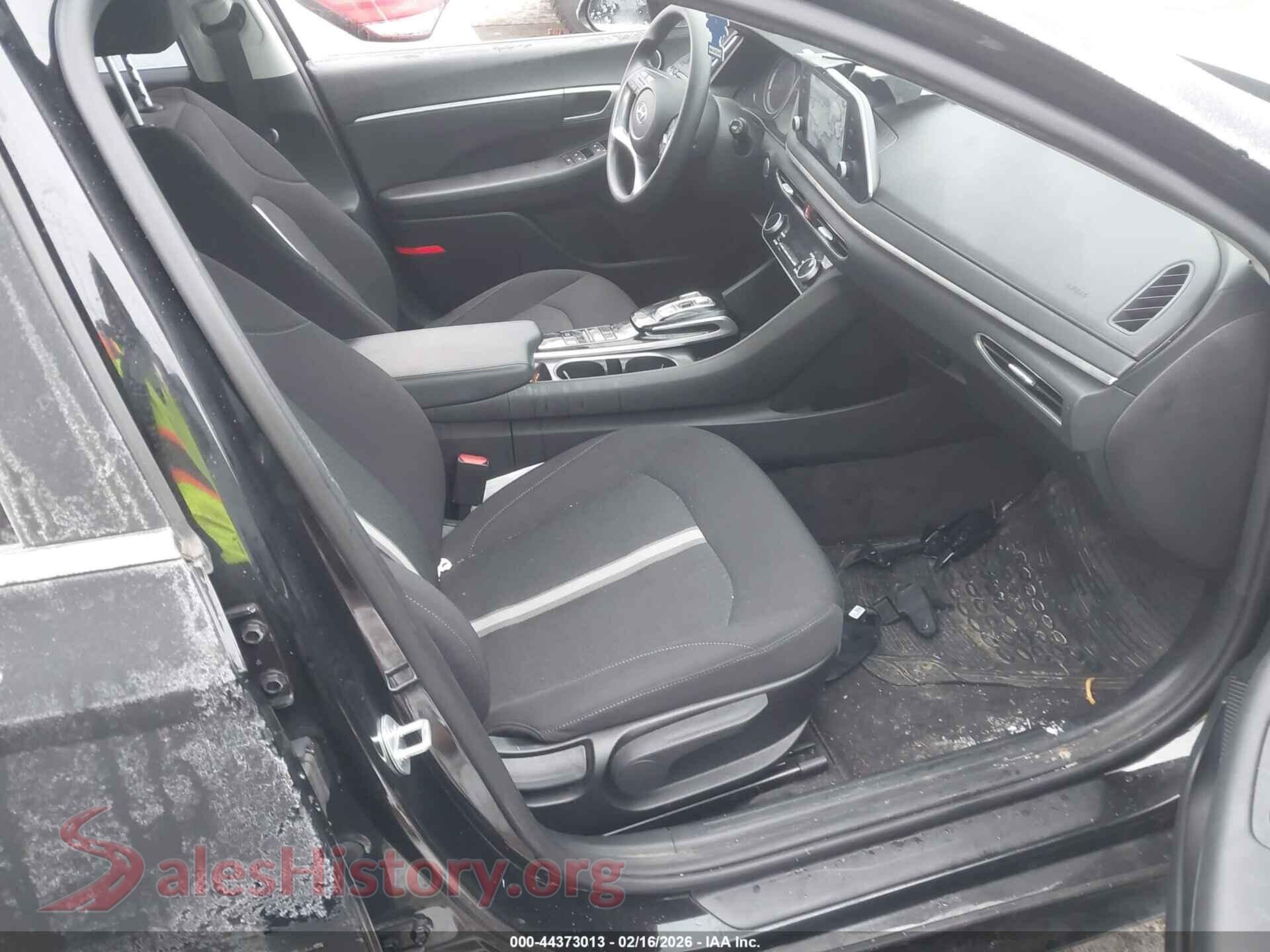 2022 HYUNDAI SONATA VIN KMHL64JA1NA210310, rear view