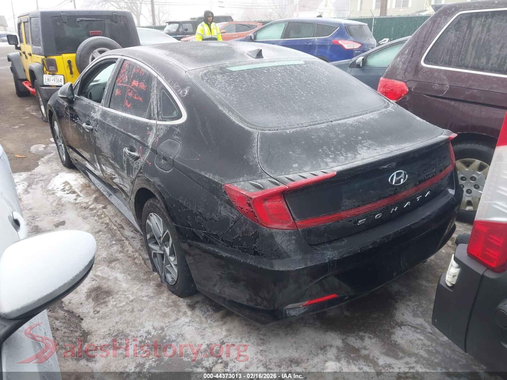 2022 HYUNDAI SONATA VIN KMHL64JA1NA210310, driver side view