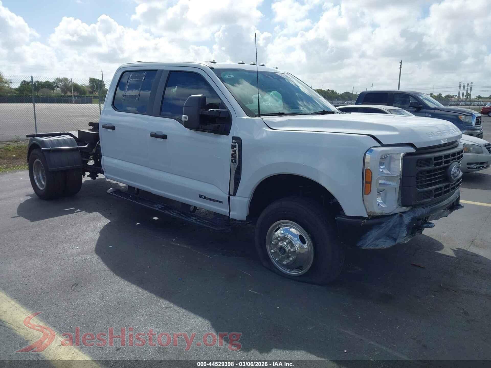 1FT8W3DT5REF87237 2024 FORD F-350
