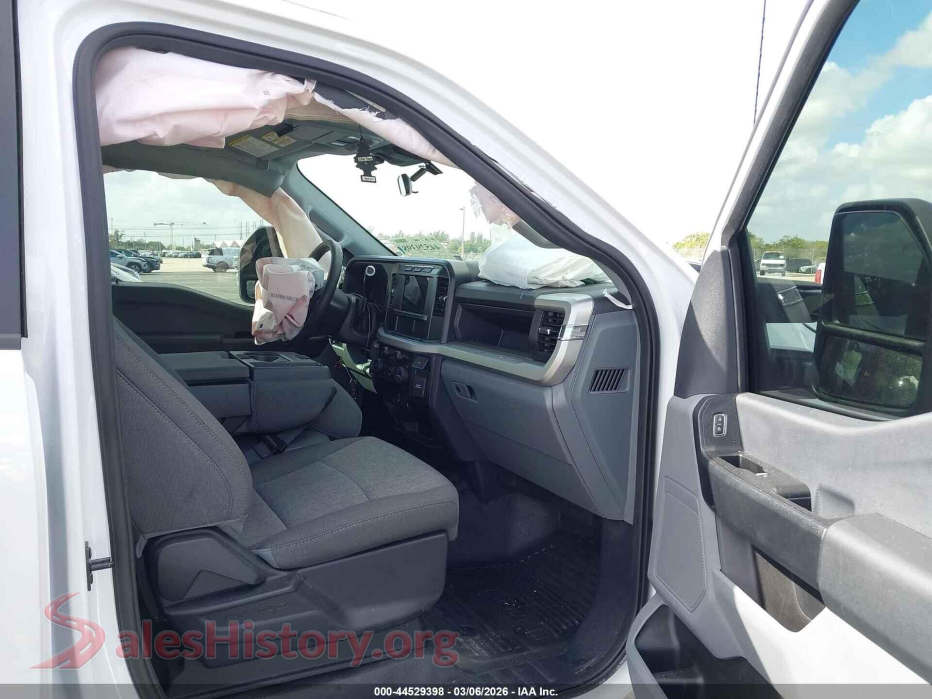 2024 FORD F-350 VIN 1FT8W3DT5REF87237, rear view