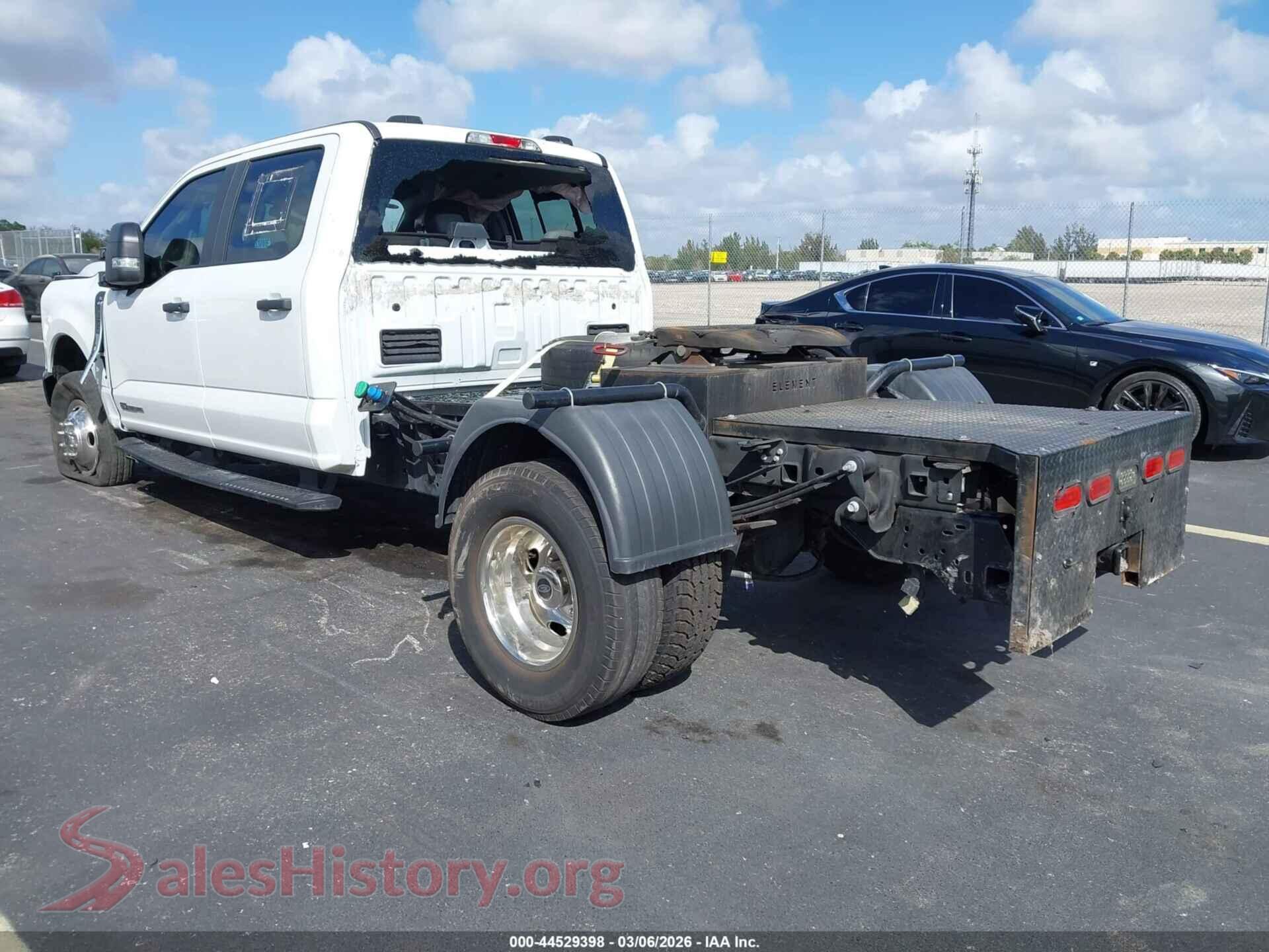 2024 FORD F-350 VIN 1FT8W3DT5REF87237, driver side view