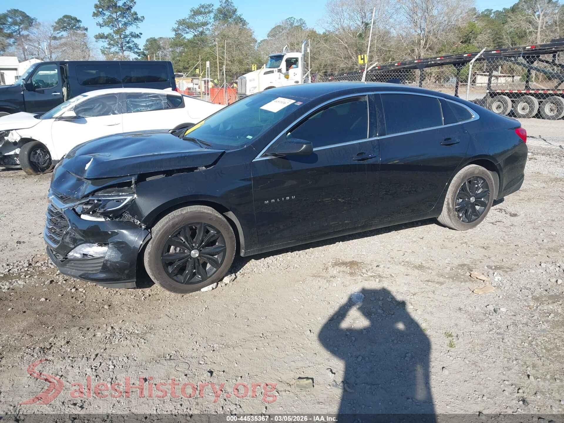 2025 CHEVROLET MALIBU VIN 1G1ZD5ST6SF127196, front view
